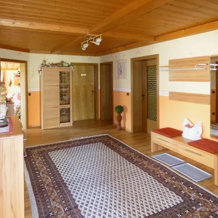 Komfortable Ferienwohnung Mit Garten Und Grill Gleissenberg