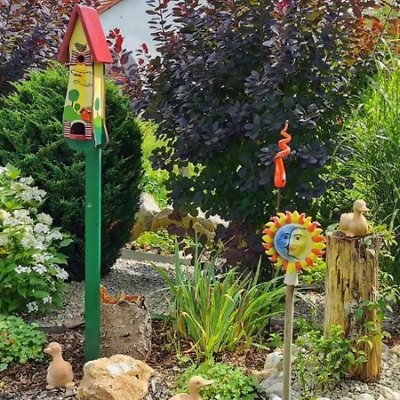 Komfortable Ferienwohnung Mit Garten Und Grill