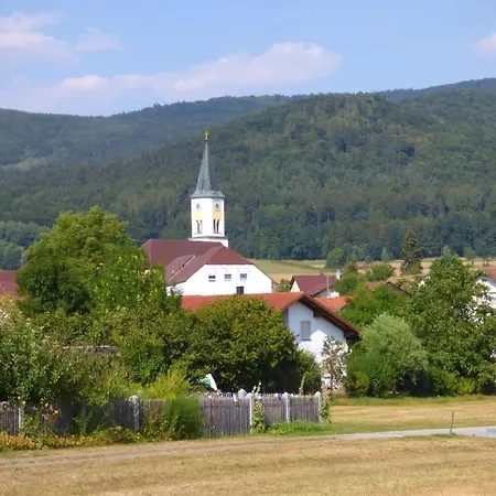 Komfortable Ferienwohnung Mit Garten Und Grill Gleissenberg