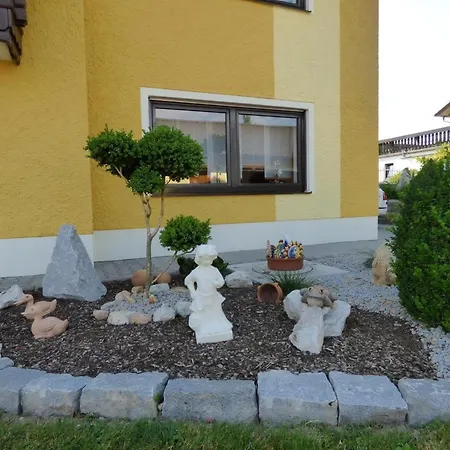 Komfortable Ferienwohnung Mit Garten Und Grill