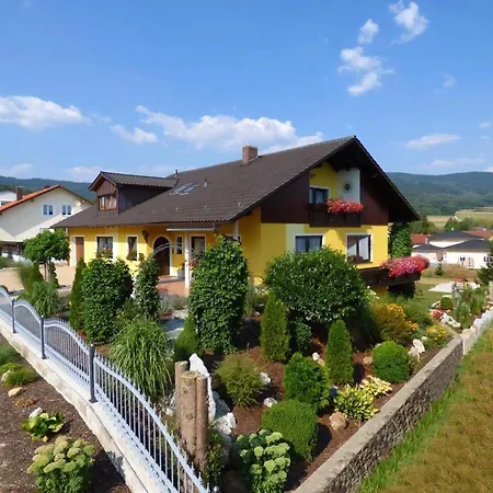 Komfortable Ferienwohnung Mit Garten Und Grill Apartment Gleissenberg